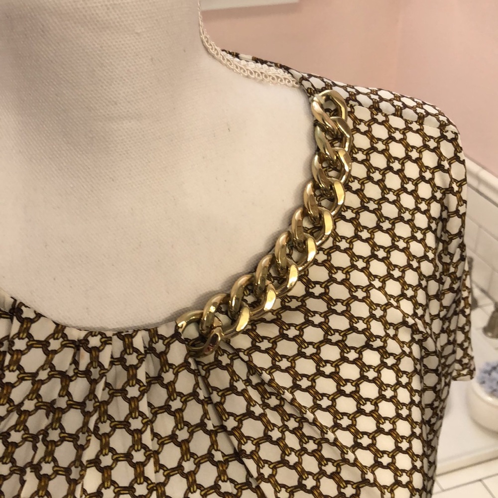 Michael Kors gold and white short sleeve blouse with chain link detail size 14